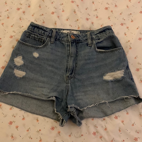Hollister Pants - hollister mom shorts